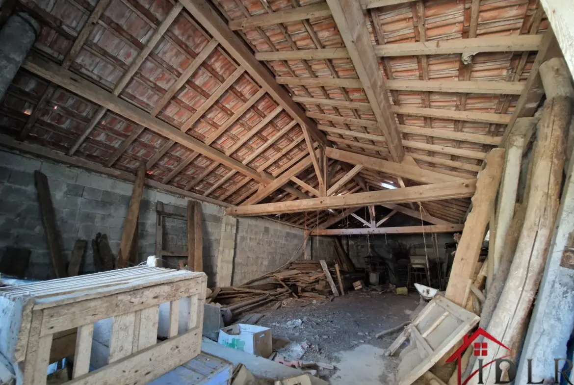 Maison de caractère à vendre à Tollaincourt avec grand potentiel 