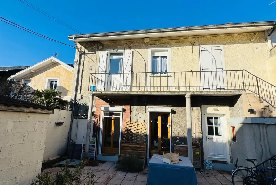 À vendre : T2 de 37 m² avec balcon à Grenoble 