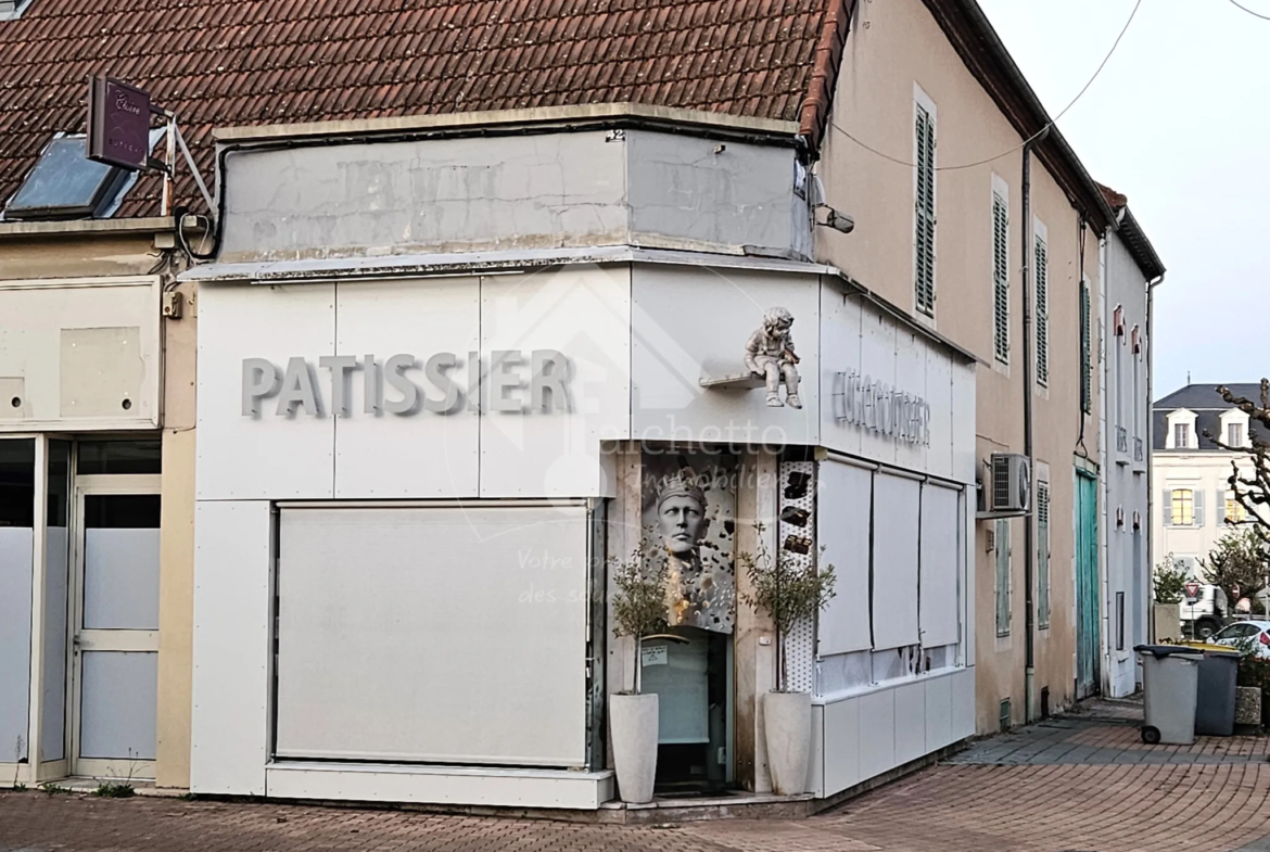 À vendre : Local commercial et appartement à Varennes-sur-Allier 