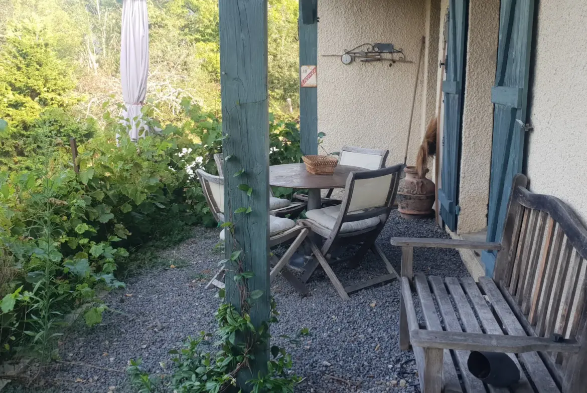 Maison à vendre à Lucenay l'Eveque avec grand terrain et sous-sol 