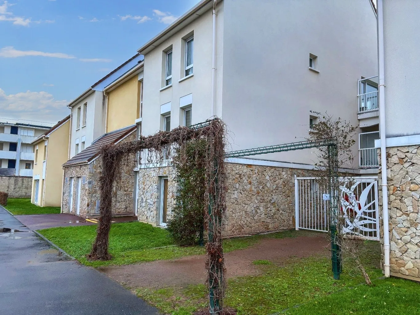 Appartement 3 pièces avec balcon et deux places de parking à Douvres la Délivrande 