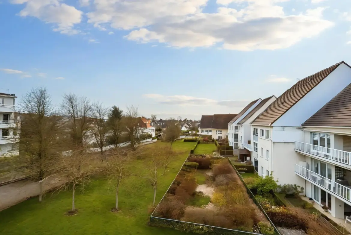 Appartement 3 pièces avec balcon et deux places de parking à Douvres la Délivrande 