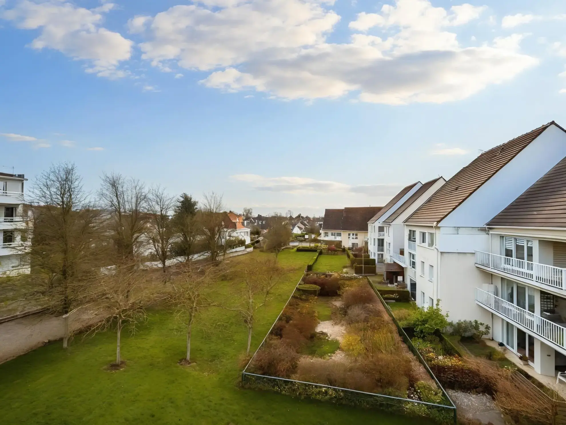 Appartement 3 pièces avec balcon et deux places de parking à Douvres la Délivrande 