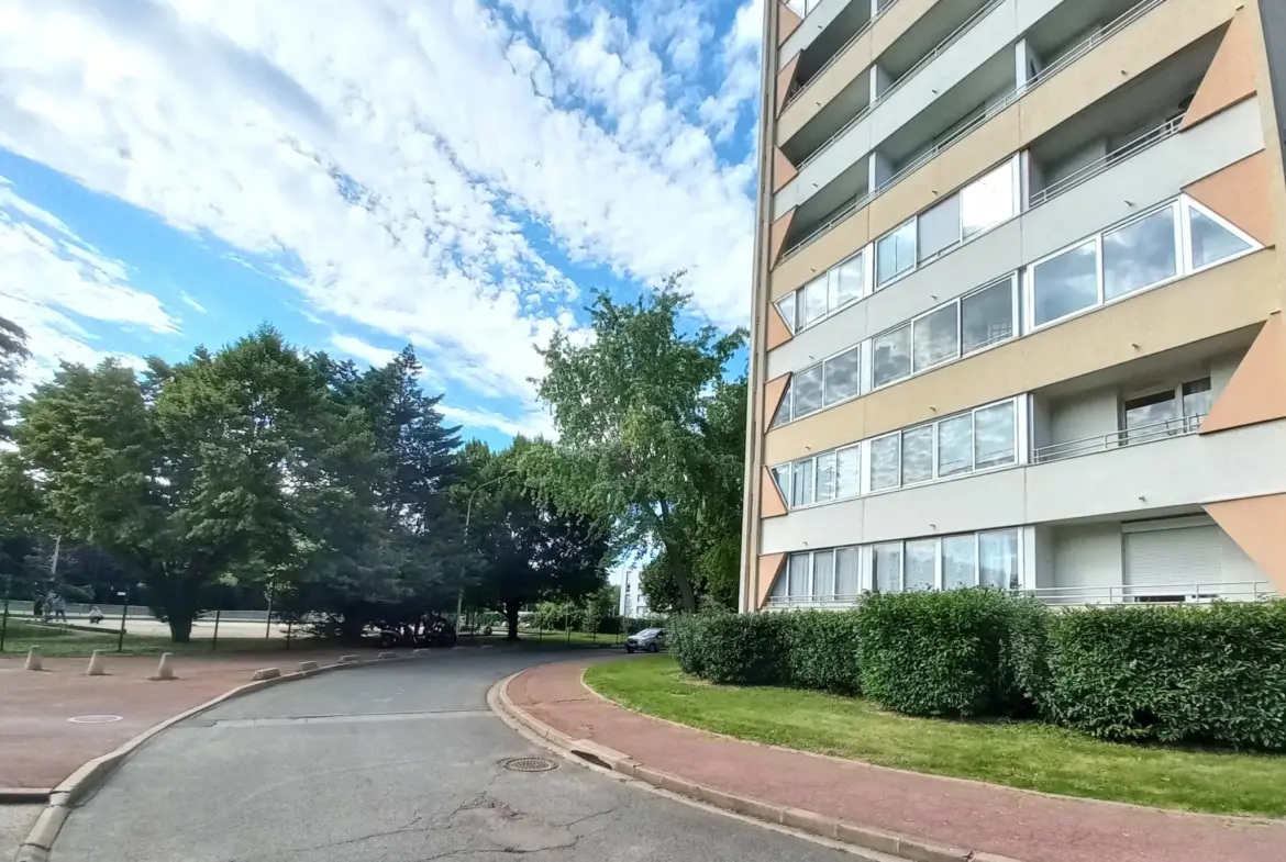 Vente d'un grand studio à Créteil avec vue dégagée 