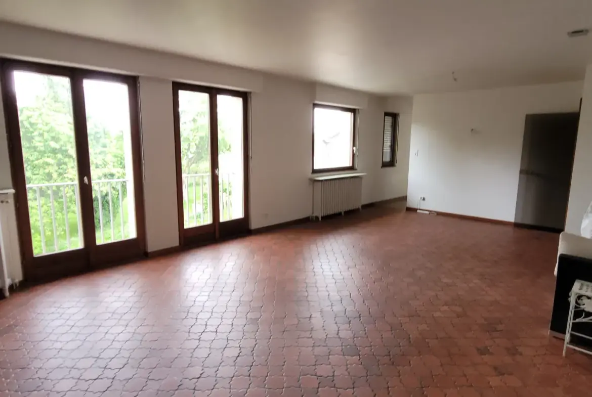 Bel appartement F5 de 116 m² à Audun Le Roman avec terrasse 