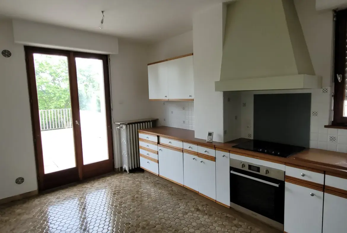 Bel appartement F5 de 116 m² à Audun Le Roman avec terrasse 