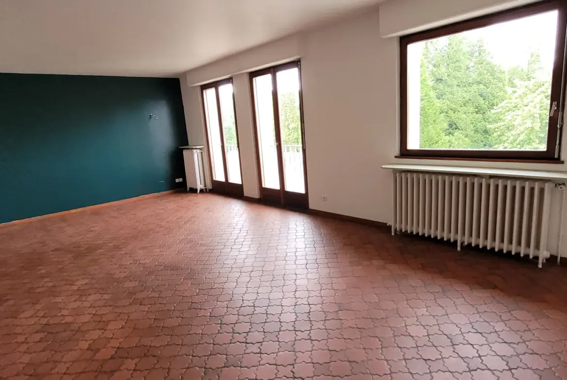 Bel appartement F5 de 116 m² à Audun Le Roman avec terrasse 