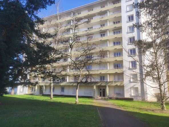 Appartement dernier étage 2 chambres à Nevers - 62 m²