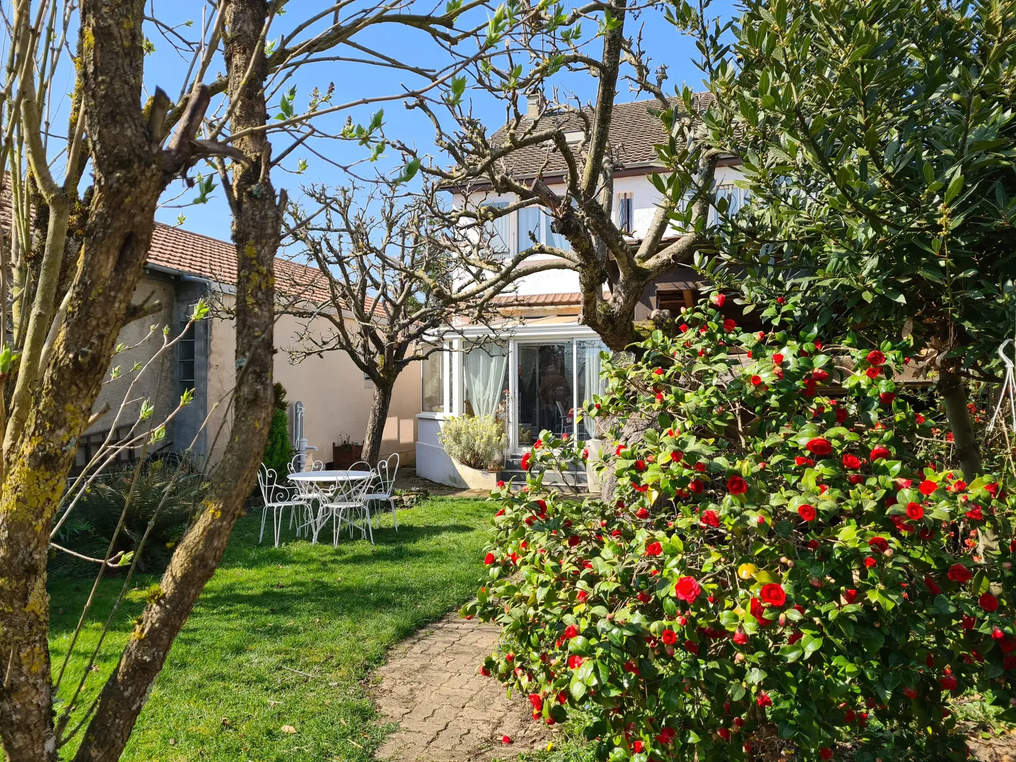 À vendre : Maison individuelle de 160 m2 à NEVERS avec jardin et garage 