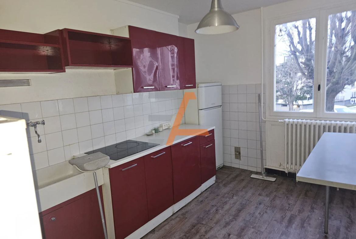 Appartement F3 lumineux de 59 m² à vendre près de Fauriel à Saint-Étienne 