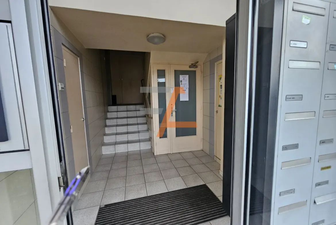 Appartement F3 lumineux de 59 m² à vendre près de Fauriel à Saint-Étienne 