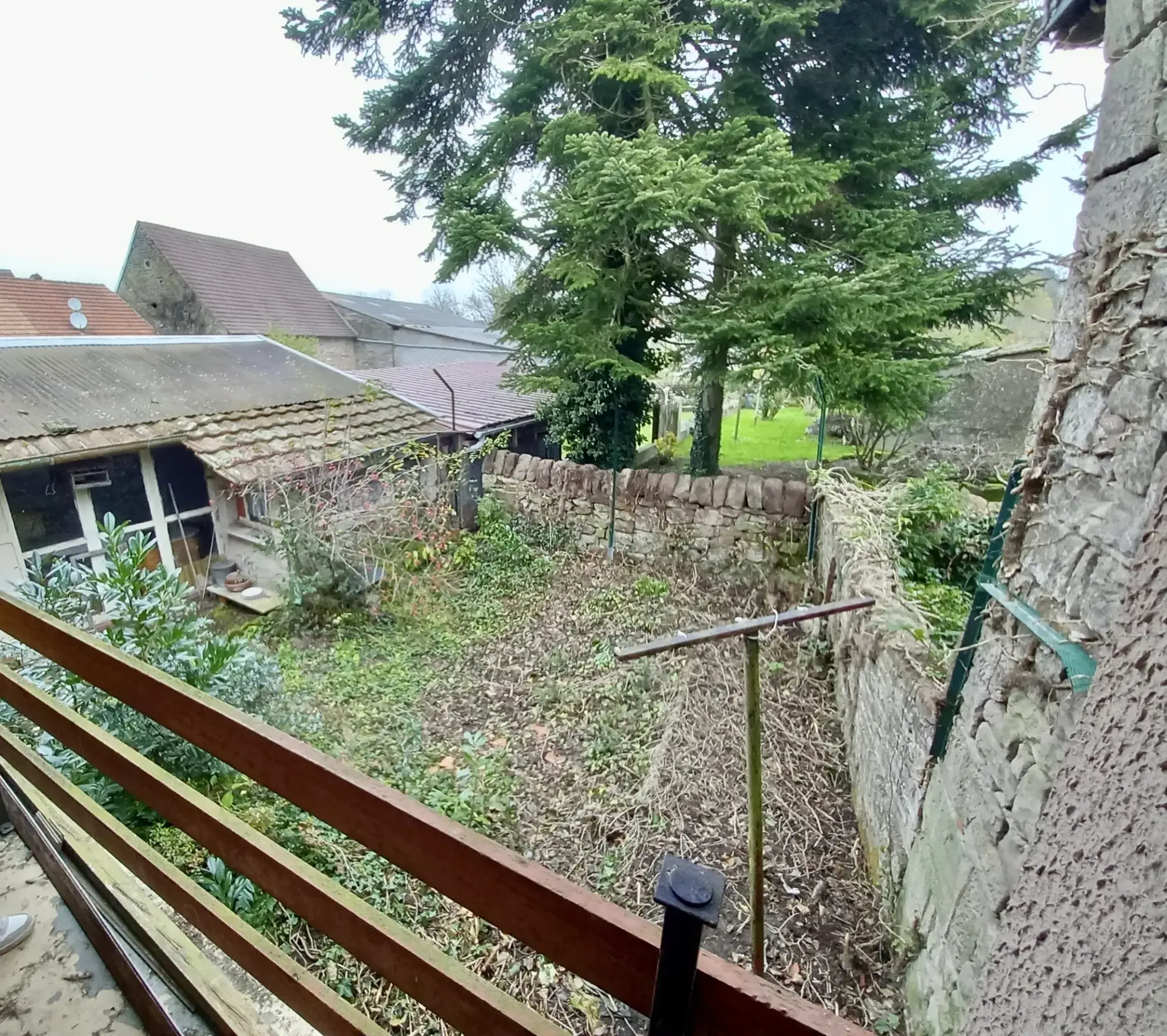 Maison à rénover à Lohr, 4 pièces, 115 m2 avec garage 