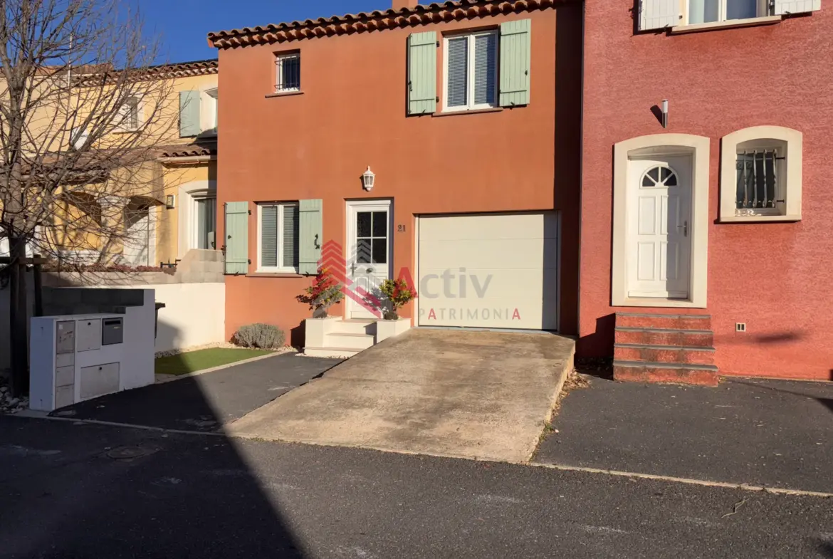 Belle maison mitoyenne à Saint Gilles avec jardin 