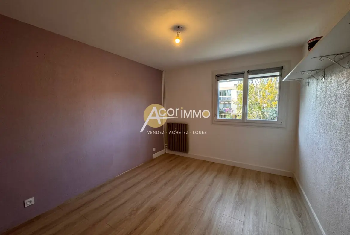 Appartement lumineux 68m² à Sanary-sur-Mer avec terrasse et parking 