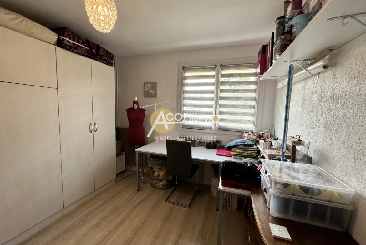 Appartement lumineux 68m² à Sanary-sur-Mer avec terrasse et parking 