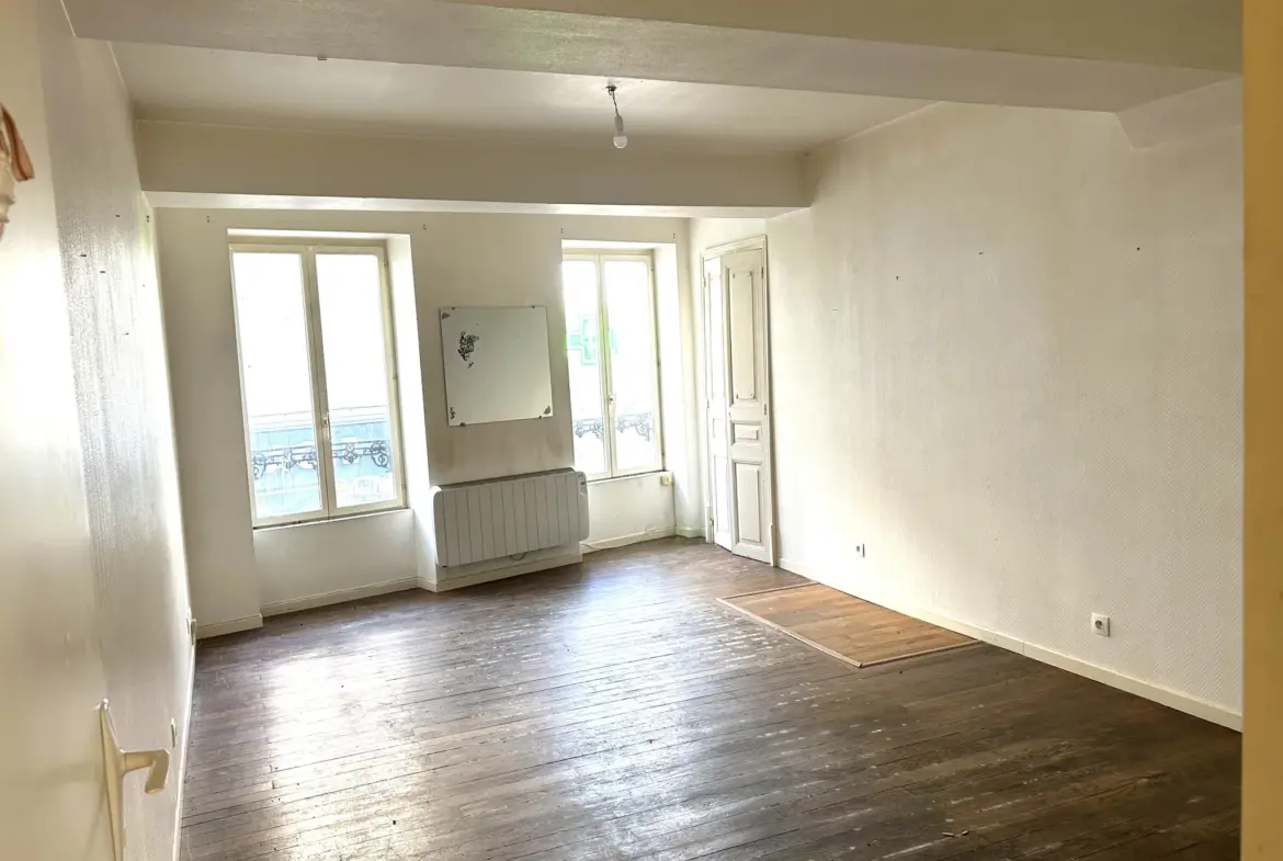 Maison de village à vendre à St Saulge - 76 m² avec murs commerciaux 