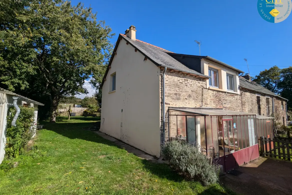 Maisons en pierres à Tréhoreteuc près de Brocéliande 