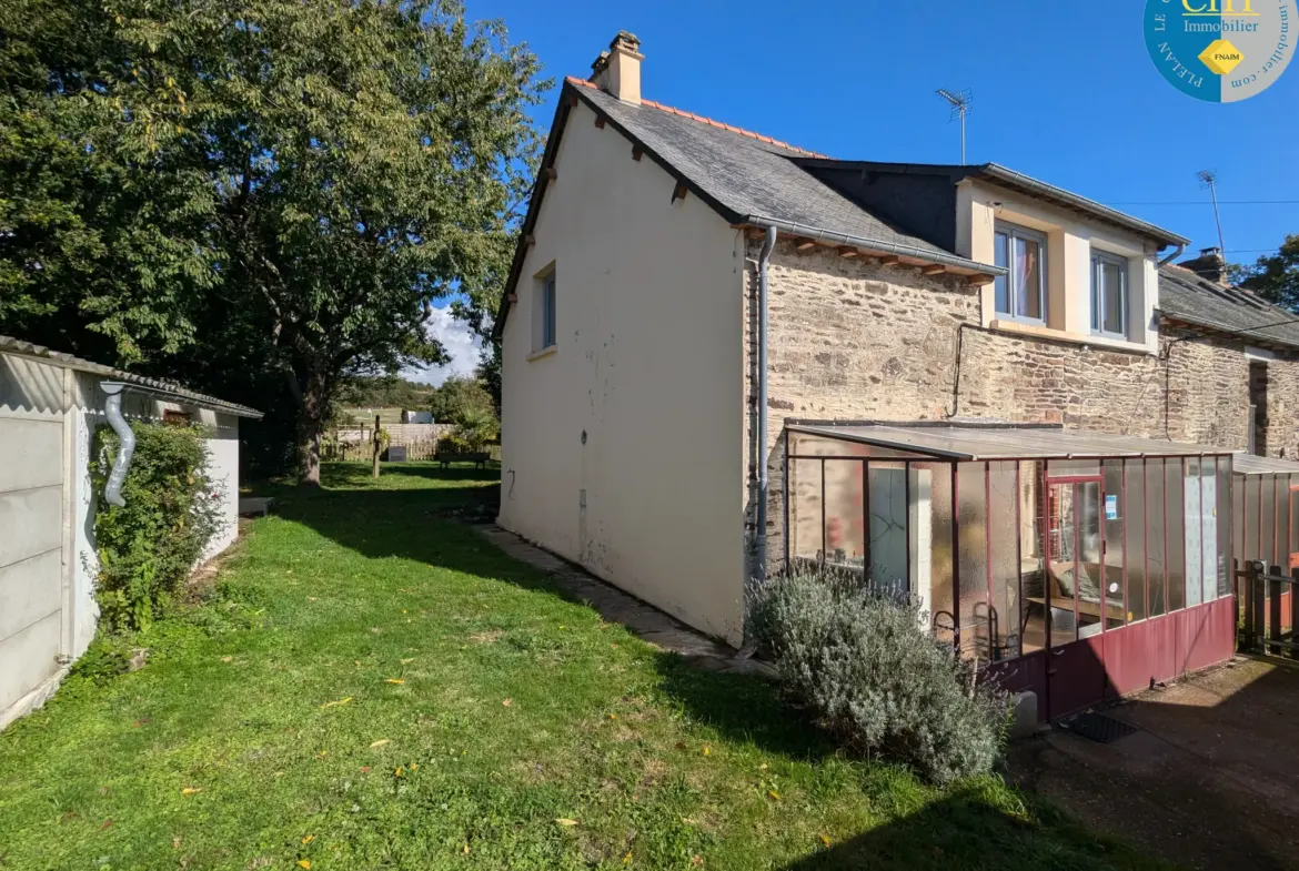 Maisons en pierres à Tréhoreteuc près de Brocéliande 