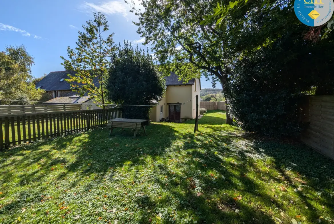 Maisons en pierres à Tréhoreteuc près de Brocéliande 