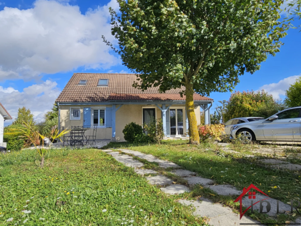 Charmante Maison à Vendre à Couvrot - 4 Chambres et Grand Terrain