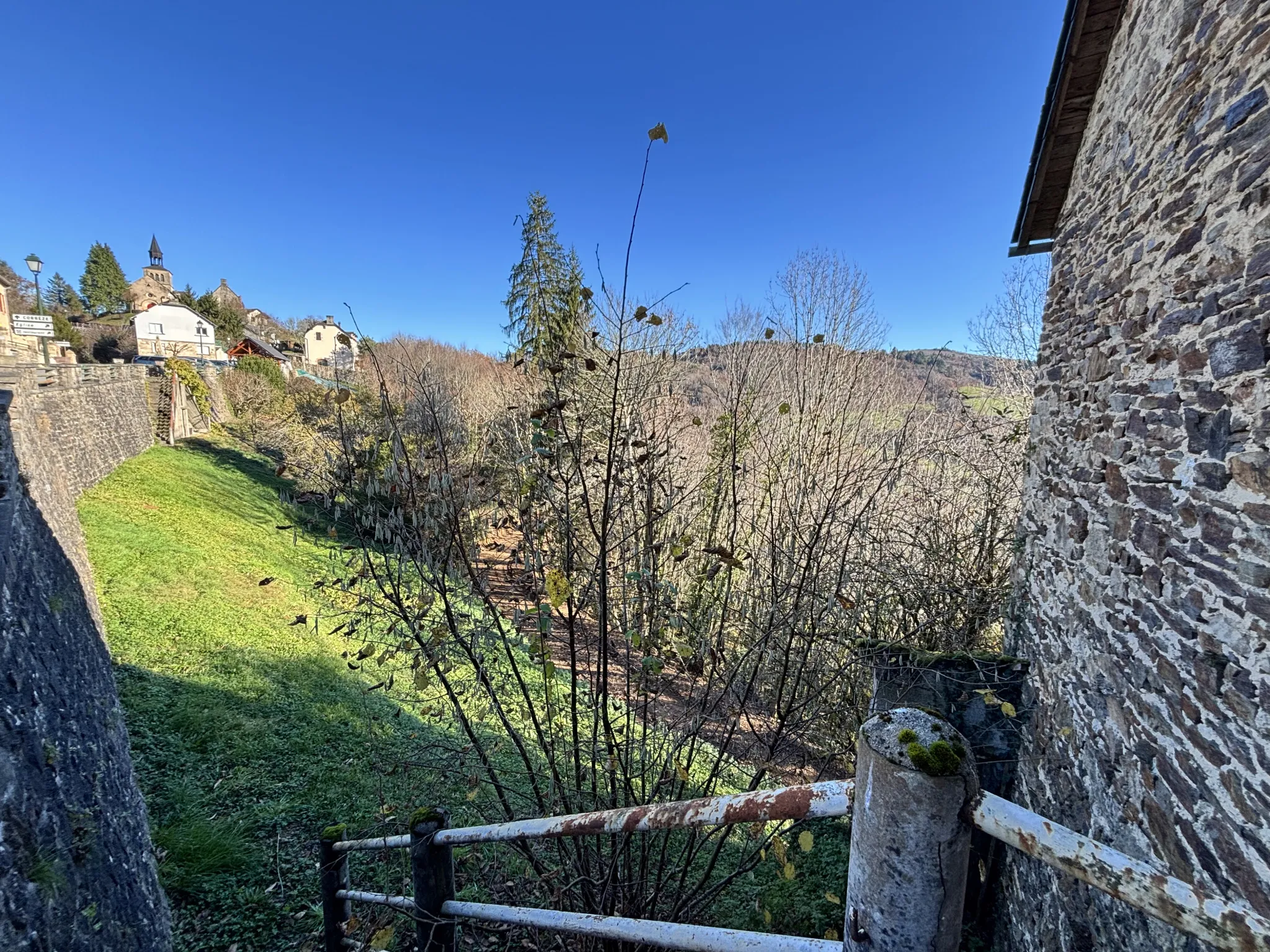 Maison à vendre à Bar en Corrèze - 38500 EUR 