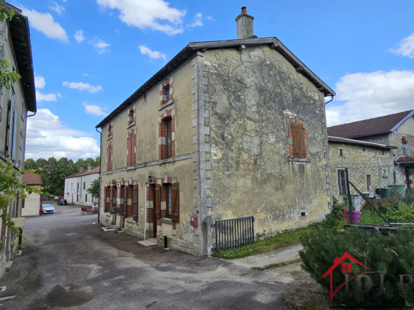 Vente maison à Montreuil-sur-Blaise comprenant deux logements et une remise