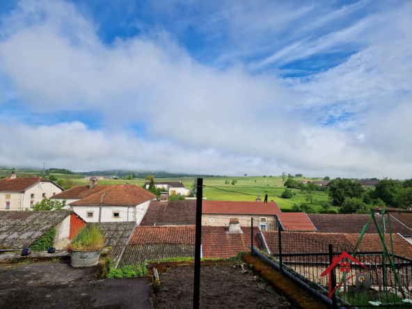 Maison ancienne avec vue imprenable à Châtillon-sur-Saône