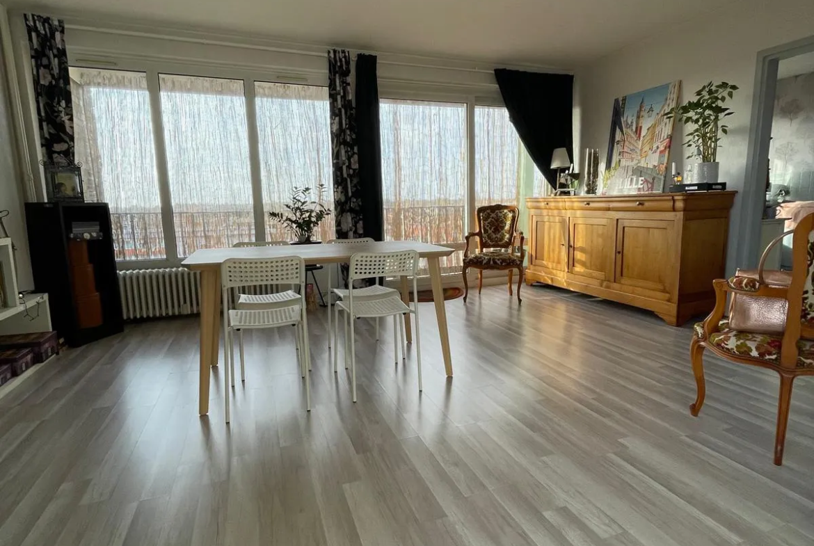 Appartement T4 lumineux avec balcon et vue imprenable à Hem 