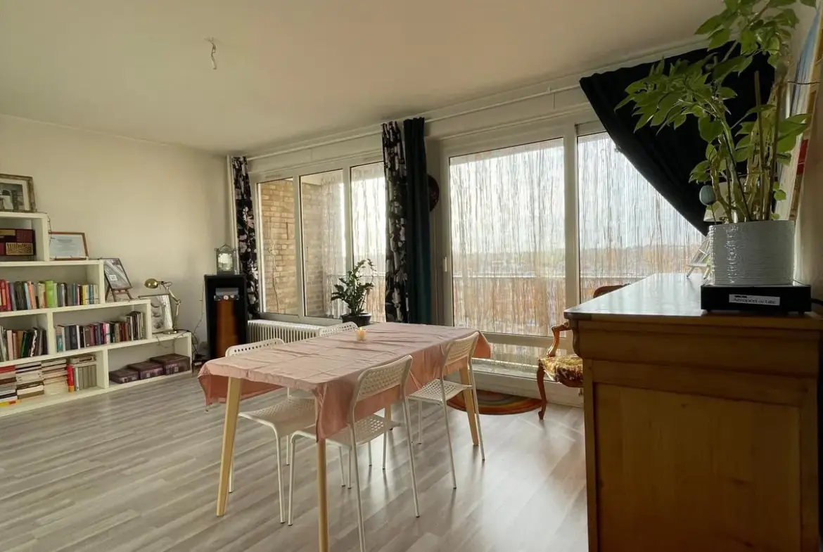 Appartement T4 lumineux avec balcon et vue imprenable à Hem 