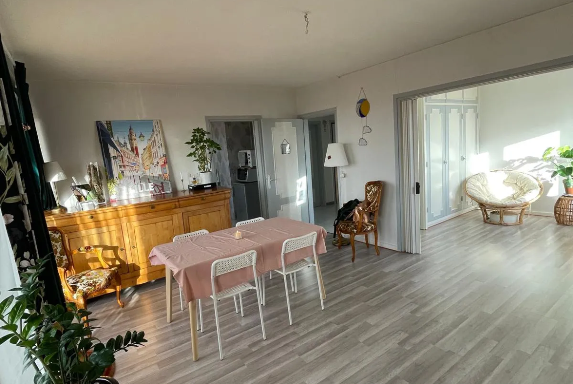 Appartement T4 lumineux avec balcon et vue imprenable à Hem 