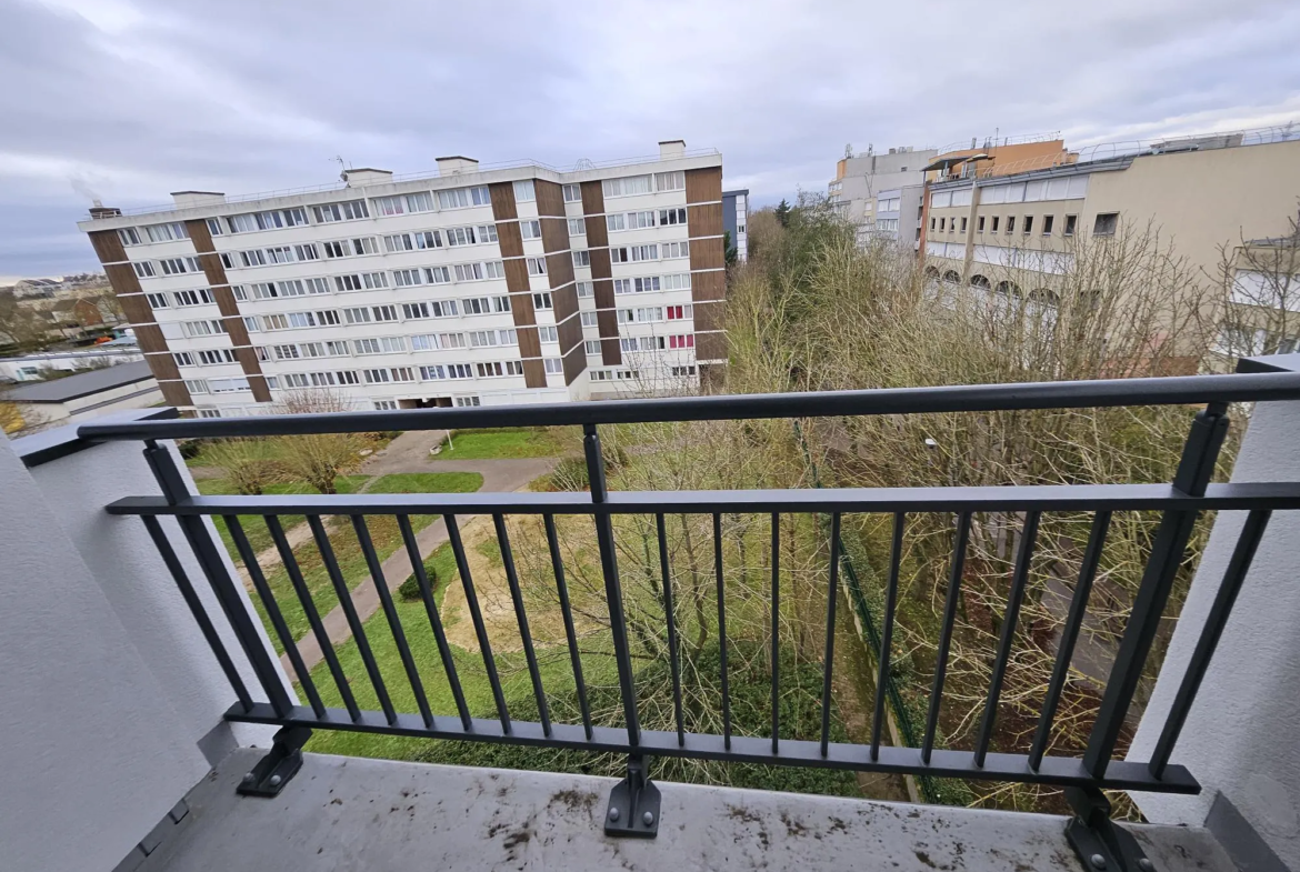 Appartement 4 pièces avec balcon à Trappes 