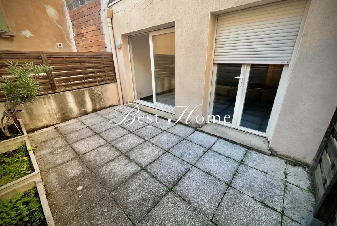 Appartement T2 à vendre à Nîmes avec terrasse et stationnement 