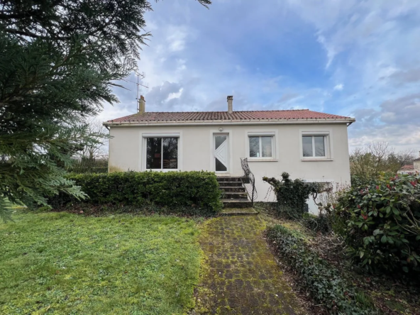 Maison familiale à Thiré de 118 m² avec garage et jardin