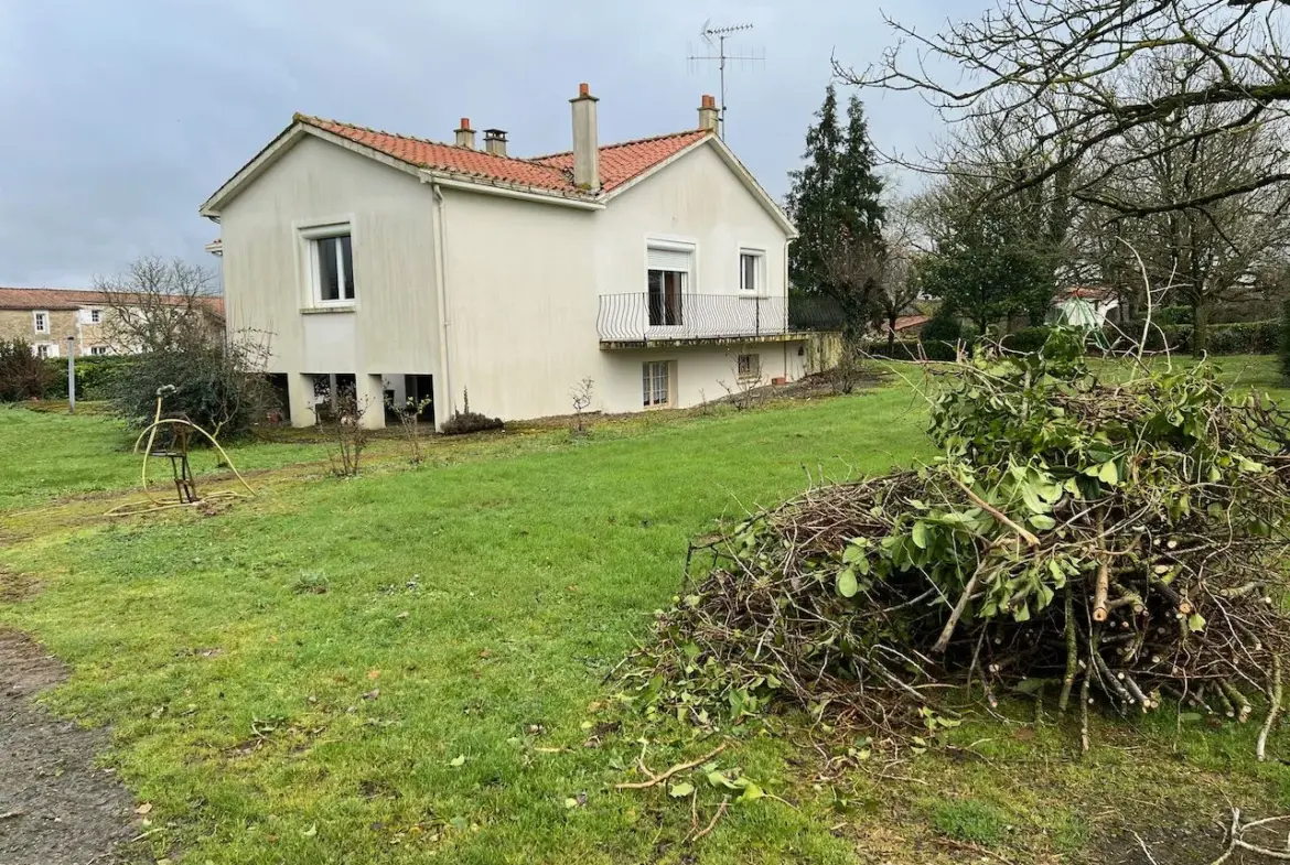 Maison familiale à Thiré de 118 m² avec garage et jardin 