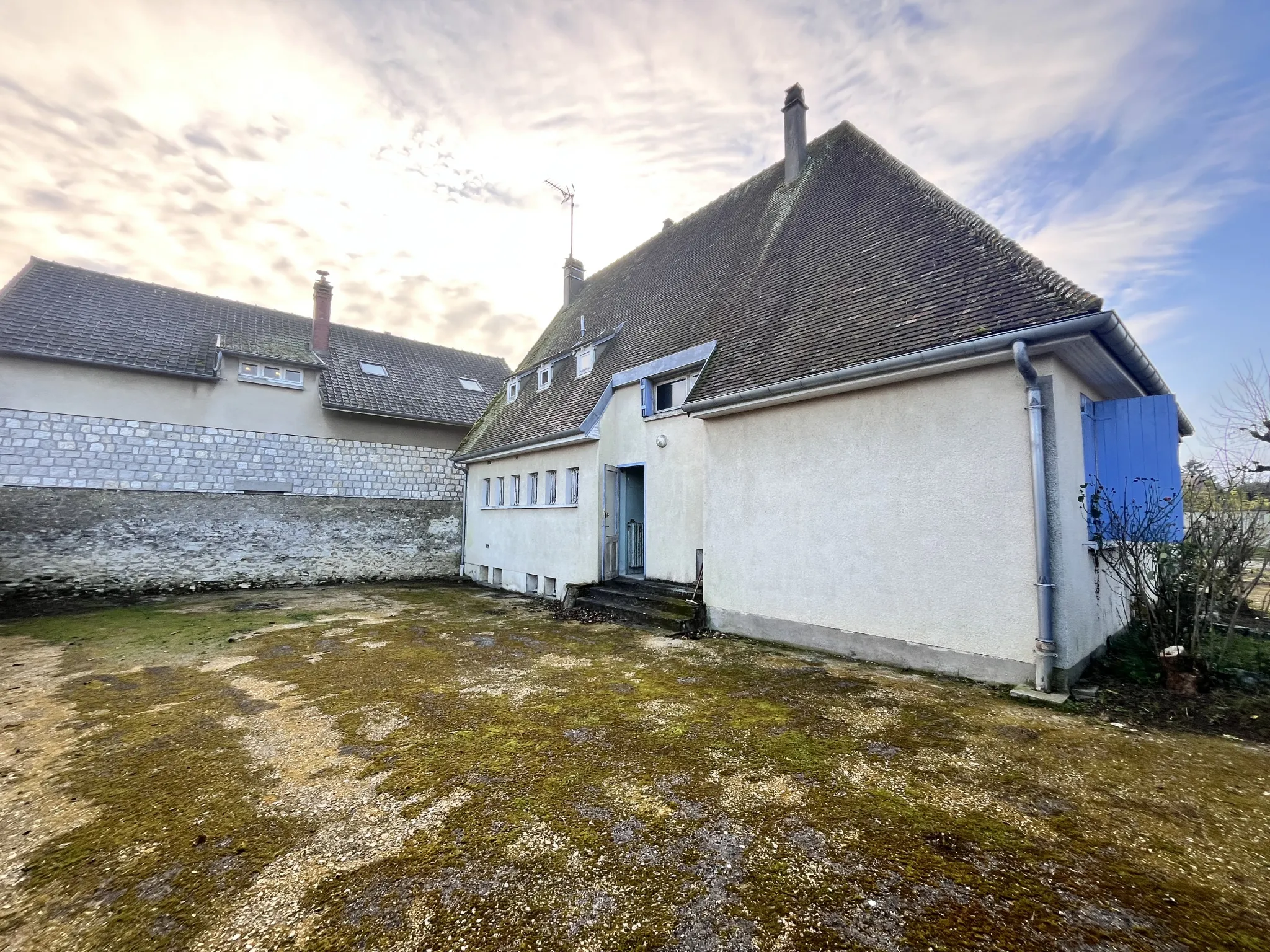 Maison à rénover à une heure de Paris à Oysonville 