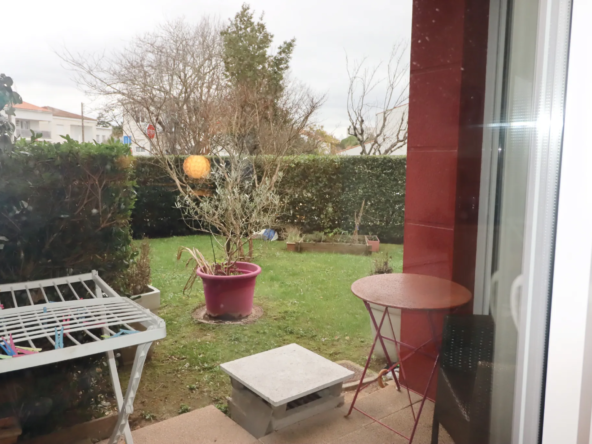 Bel Appartement T2 en Rez-de-Chaussée à Royan avec Jardin Privatif