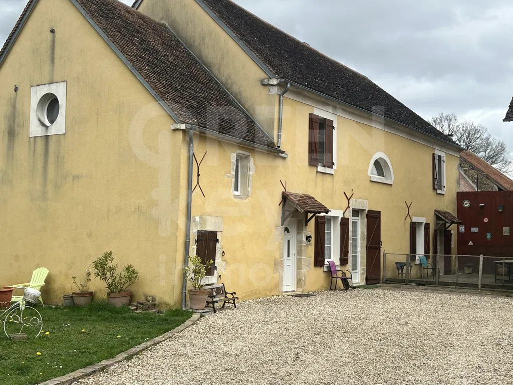 Maison de charme à Treigny - 210 m2 avec 4 chambres 