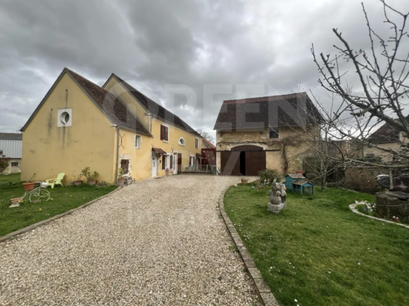 Maison de charme à Treigny - 210 m2 avec 4 chambres