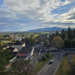 T2 dernier étage moderne à Trévoux avec balcons et vue splendide