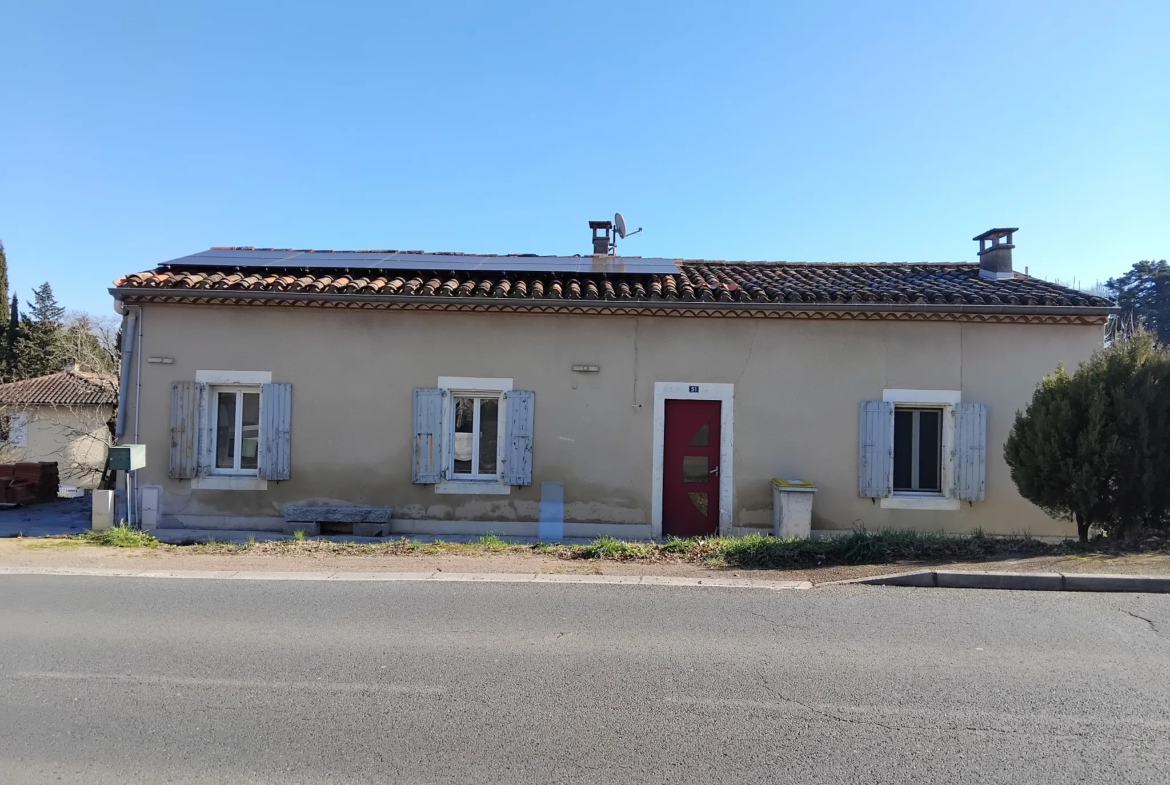 Maison à rénover à Lagarrigue avec jardin et dépendance 