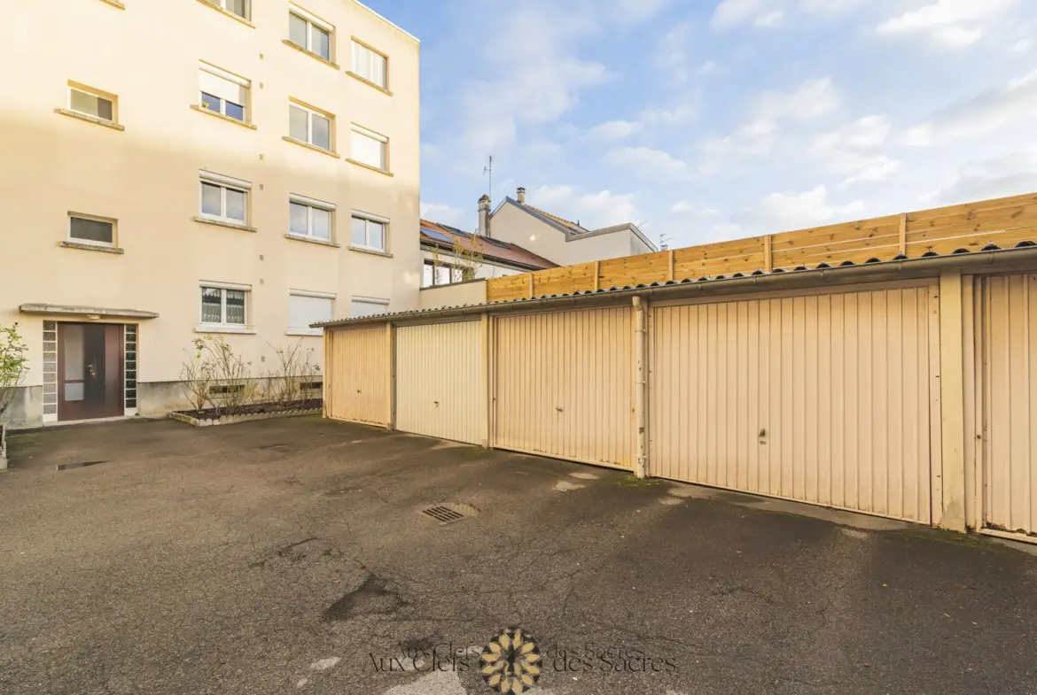 Appartement T4 à vendre à Reims Clairmarais avec balcon et garage 