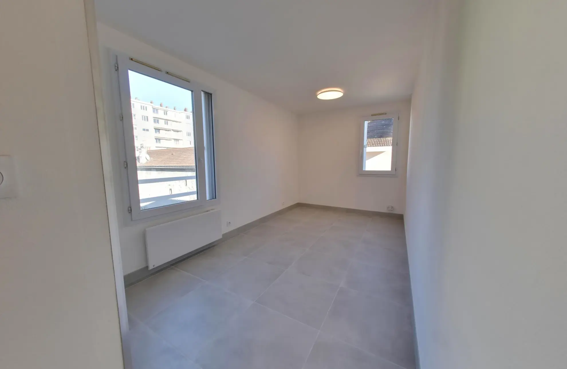 À vendre : Studio rénové à Grenoble - Quartier Bajatière 