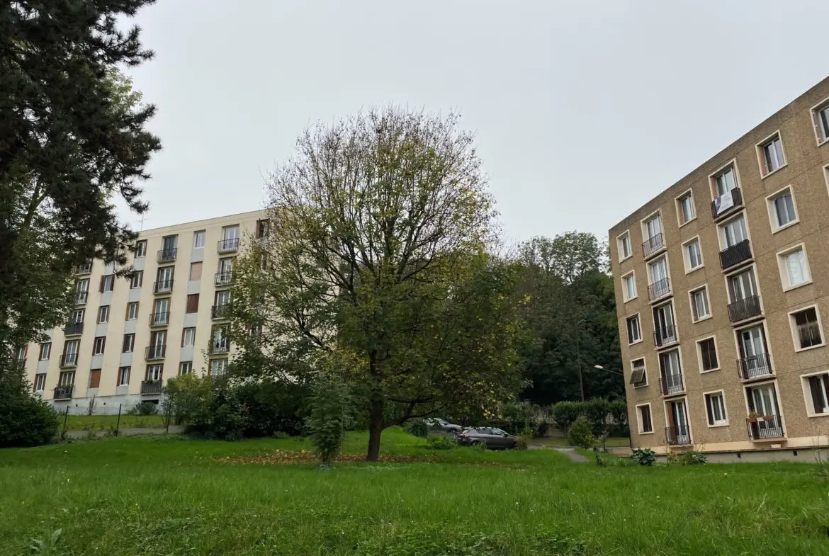 À vendre : Appartement 4 pièces à Viry-Châtillon, quartier Lac 