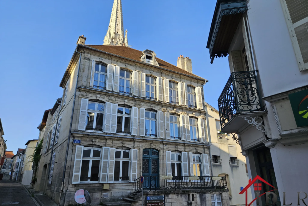 À vendre : Immeuble de 291 m² à JOINVILLE, 4 appartements 