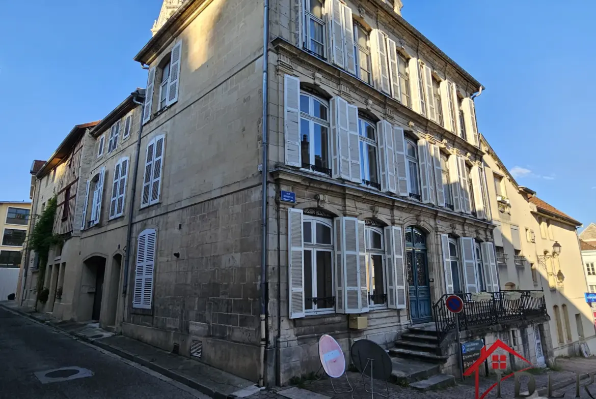 À vendre : Immeuble de 291 m² à JOINVILLE, 4 appartements 