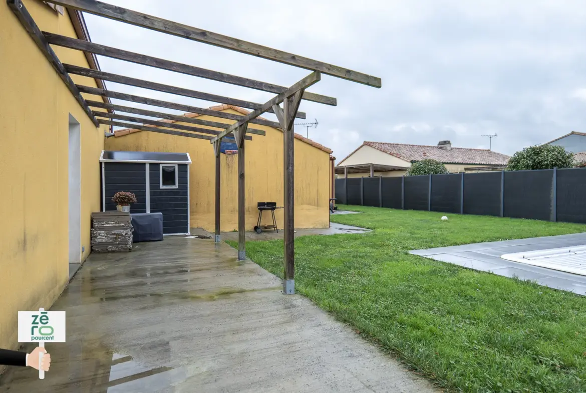 Maison familiale de plain-pied avec piscine à L'Herbergement 