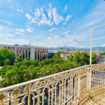 3 pièces à Nice - Dernier étage avec balcon et vue dégagée