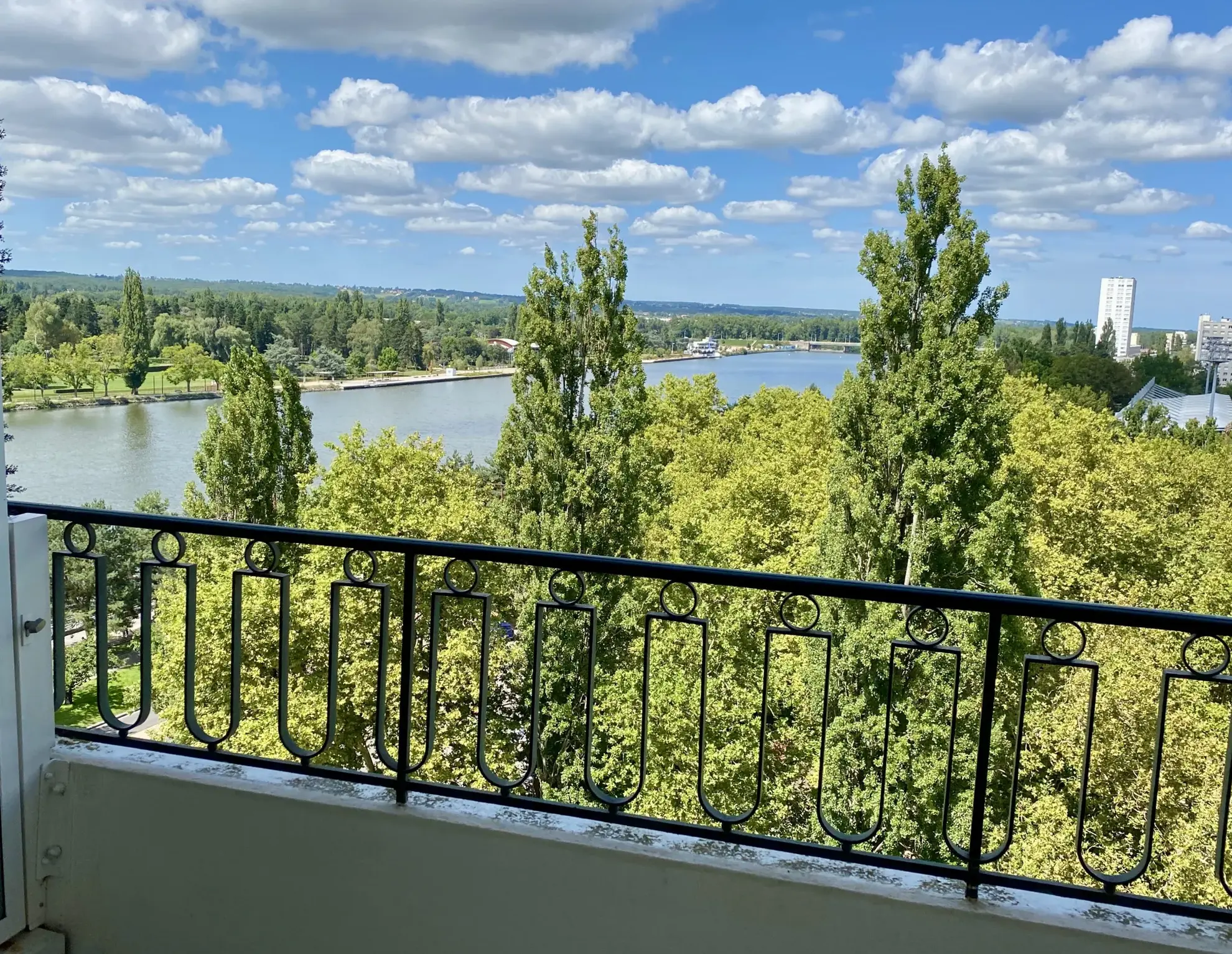 Appartement T1 avec vue sur le lac d'Allier à Vichy 