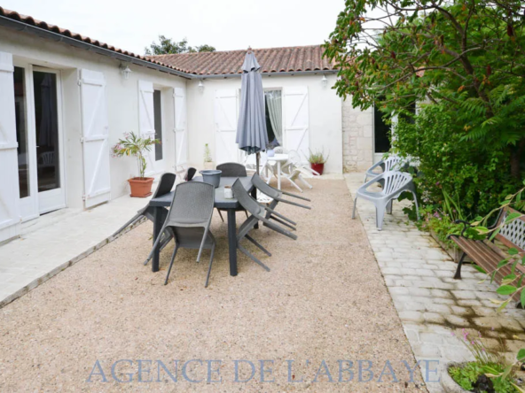 Maison à vendre à Saint-Sauvant - 115 m² avec jardin