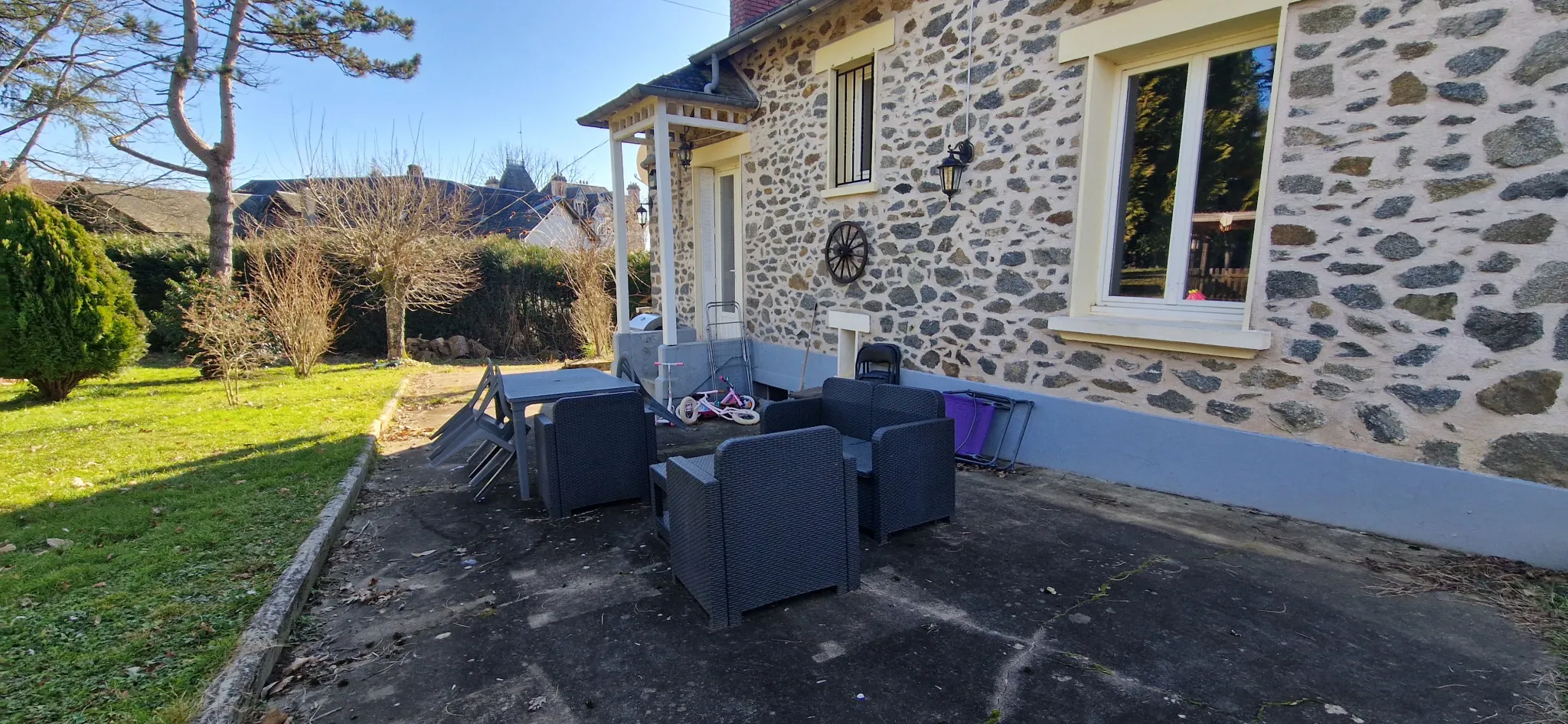 Maison en Pierre avec Parc de 3000 m² à Lubersac 